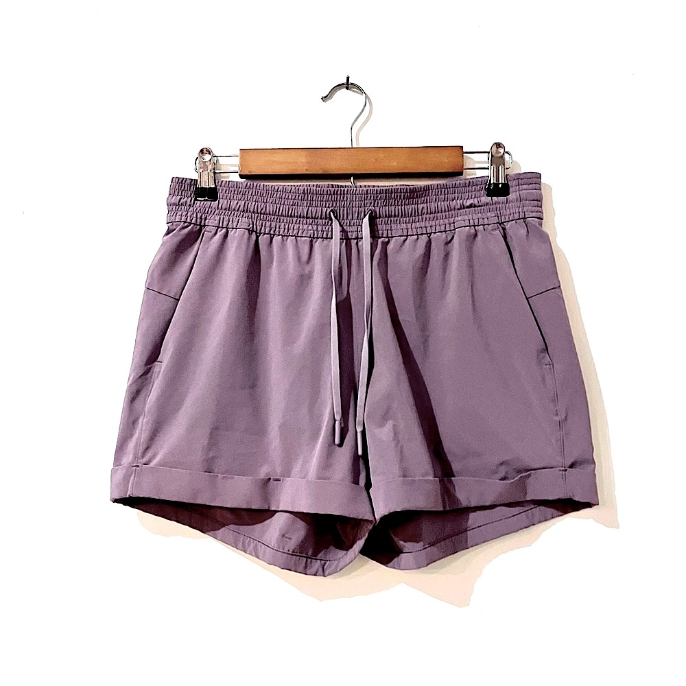 Lululemon “Spring Break Away” Smoked Mulberry Cuffed Drawstring Shorts Size 8